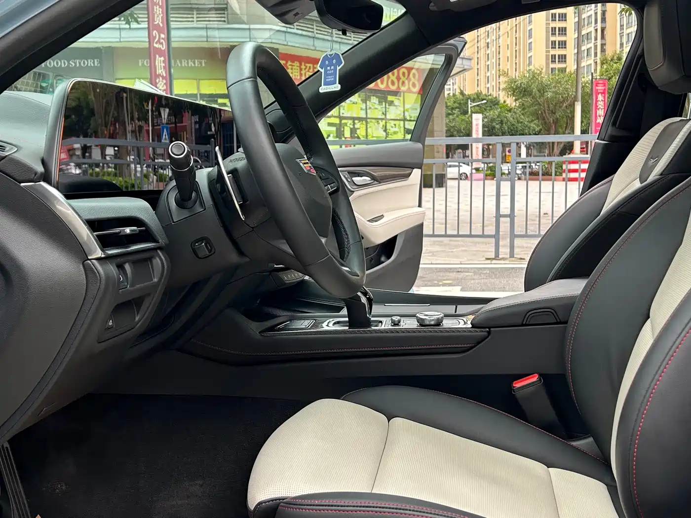Cadillac CT5 2025 Model 28T Track Performance Edition + Peak Track Package фото 9