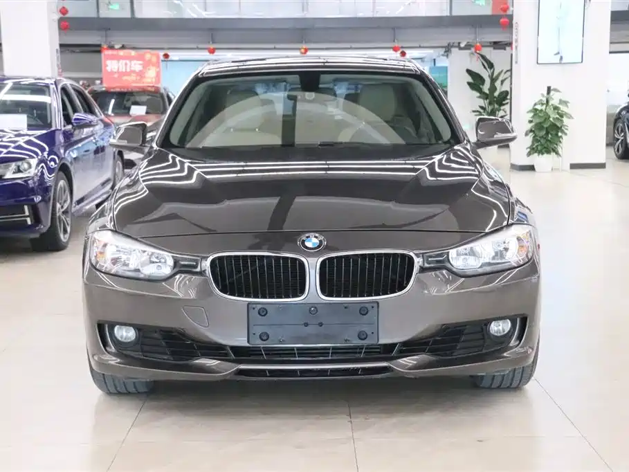 BMW 3 Series 2014 320i Progressive фото 2