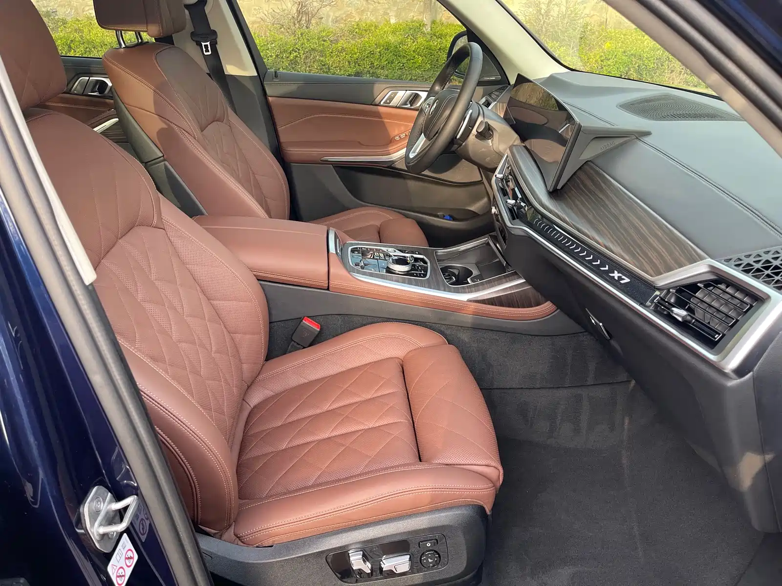 Photo 7 - BMW X7