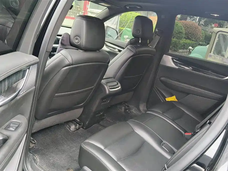 Cadillac XT6 2022 2.0T 7-Seater 4WD Luxury Edition фото 11