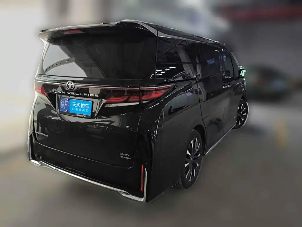 Фото 5 - Toyota Vellfire