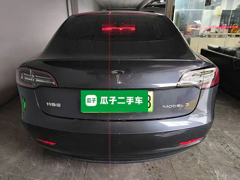 Фото 6 - Tesla Model 3