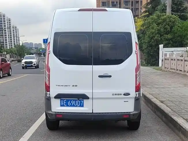 Ford Transit 2019 2019 2.0T Diesel Multi-Purpose Commercial Vehicle Medium Wheelbase Medium Roof 6-Seater China VI
