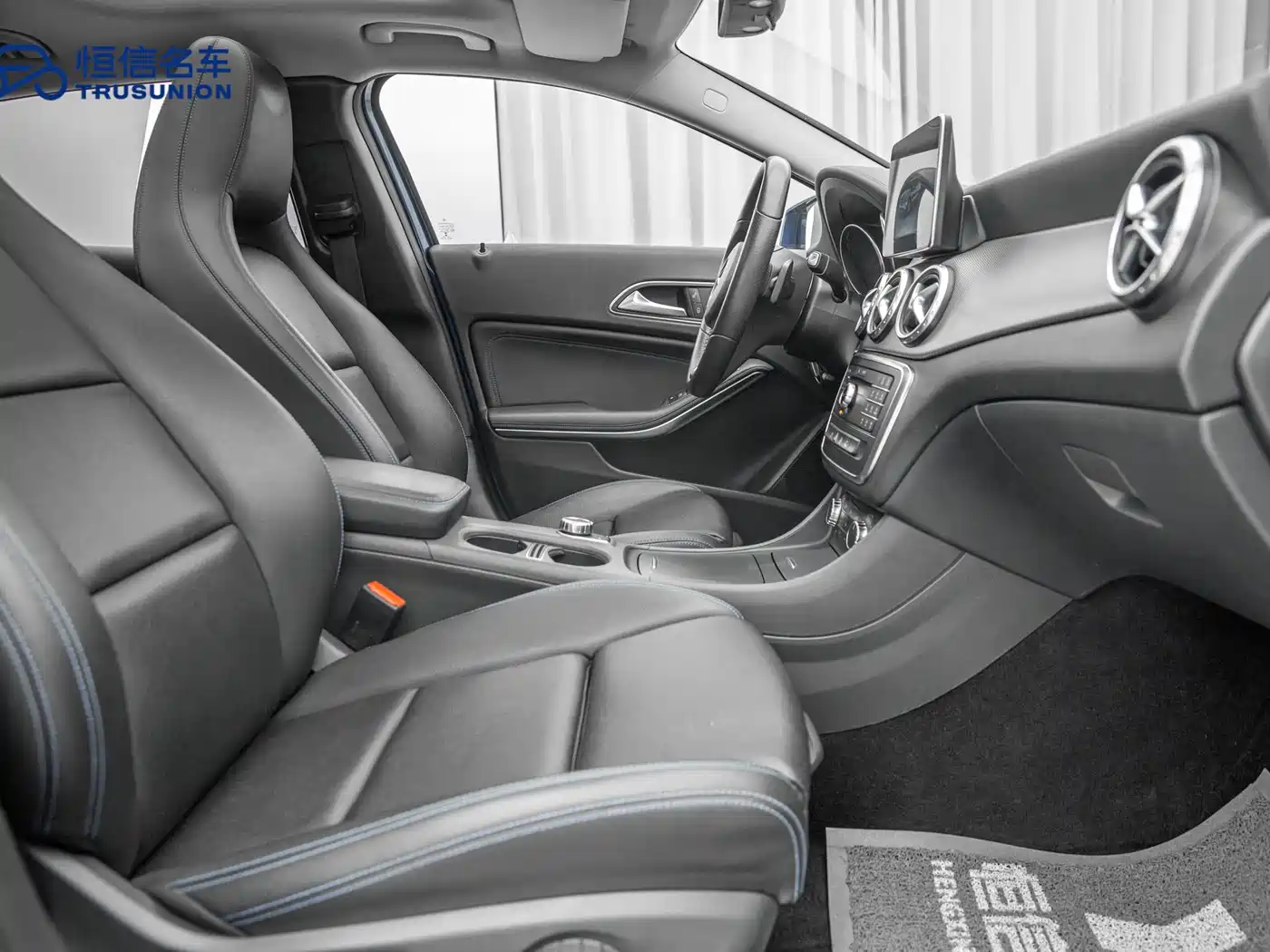 Mercedes-Benz GLA 2016 GLA 200 Fashion фото 14