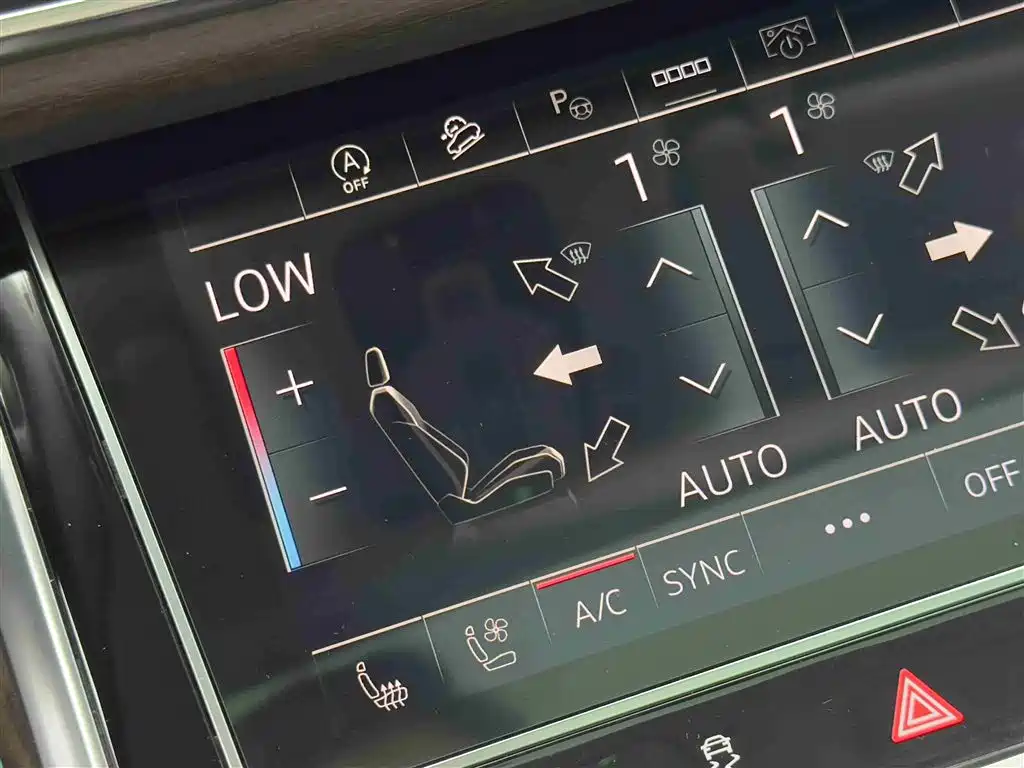 Audi Q7 2023 55 TFSI quattro S line Sport фото 15