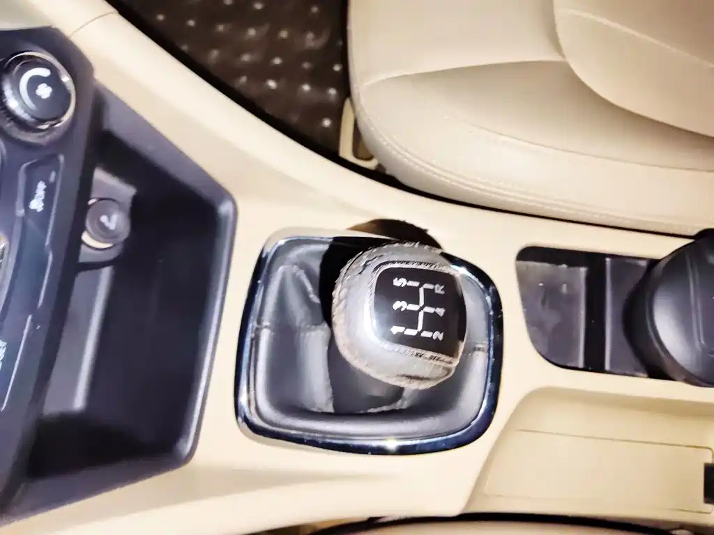 Chery Arrizo 7 2015 2015 1.6L Manual Zhixiang Edition