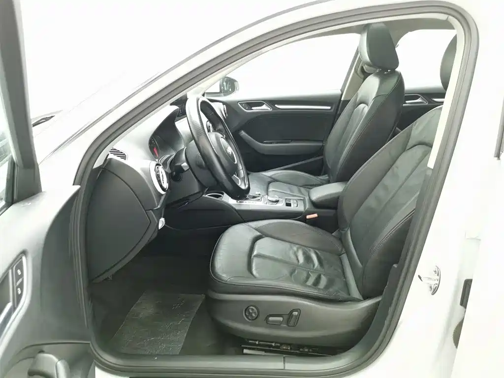 Audi A3 2016 Sportback 35 TFSI Style фото 10