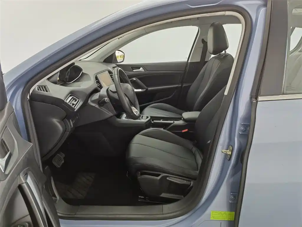 Peugeot 308S 2015 1.2T Auto Dynamic Edition фото 10
