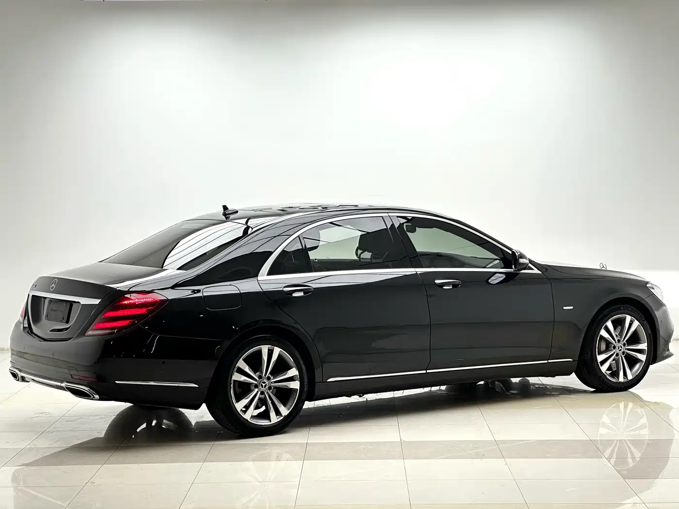 Mercedes-Benz S-Class 2020 S 350 L Premium Edition Collector's Version фото 17