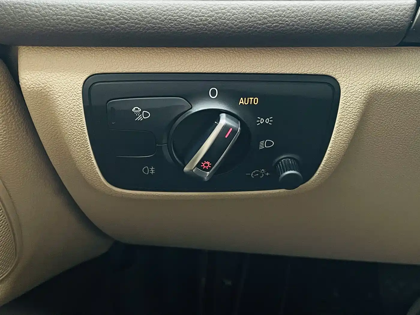 Audi A6L 2012 30 FSI Comfort фото 14