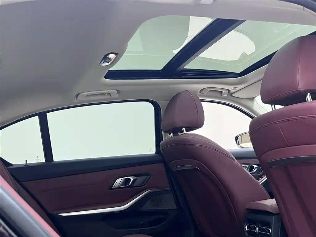 BMW 3 Series 2023 320Li M Sport Package фото 21