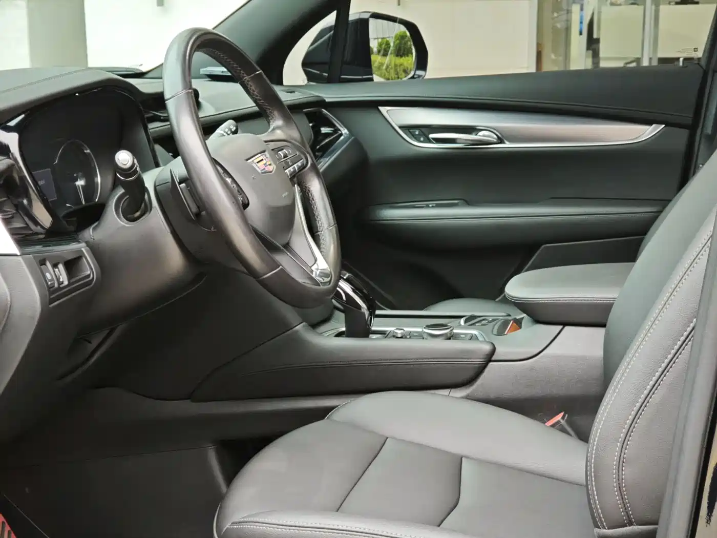 CADILLAC XT6