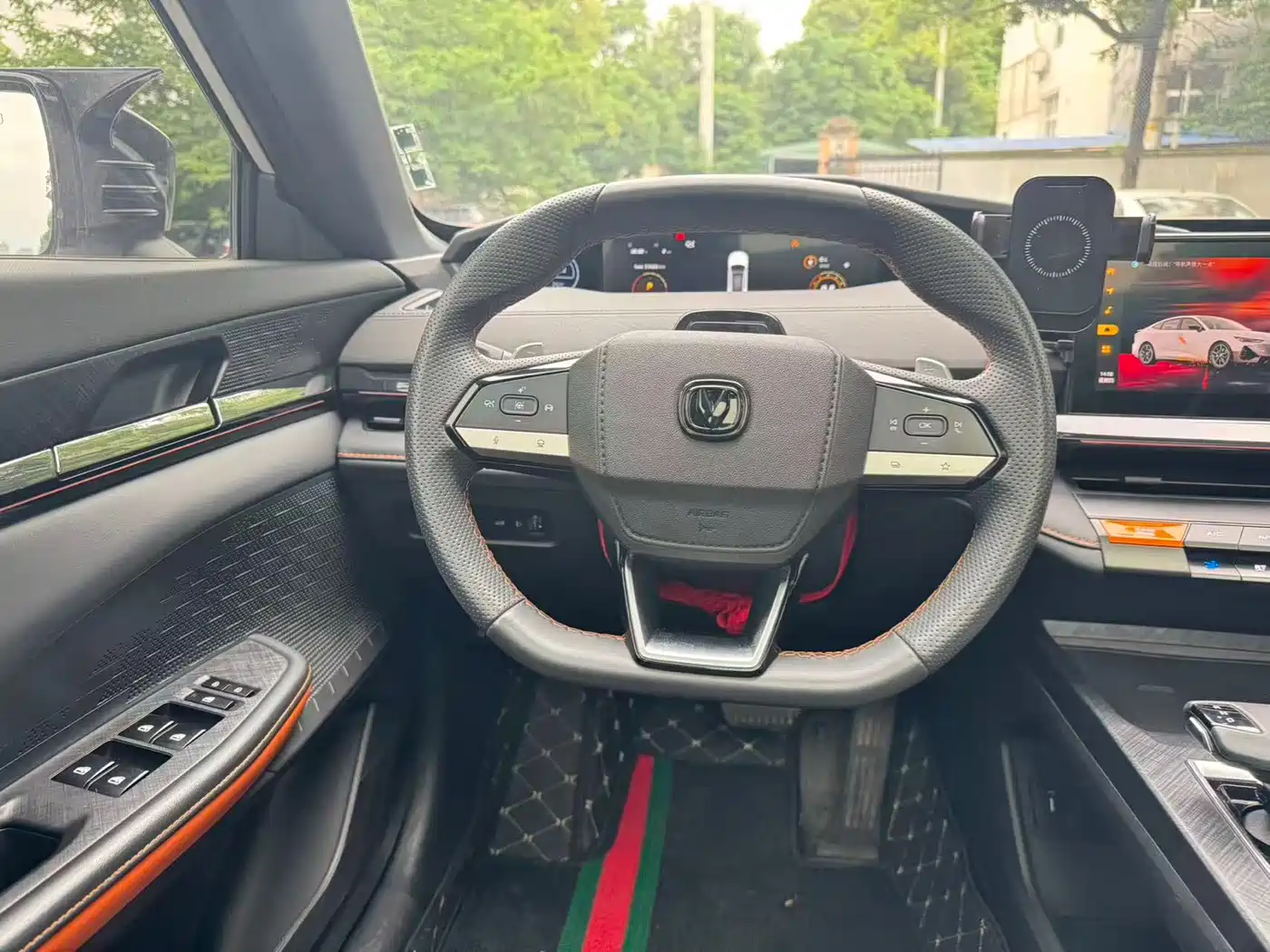 CHANGAN UNI-V