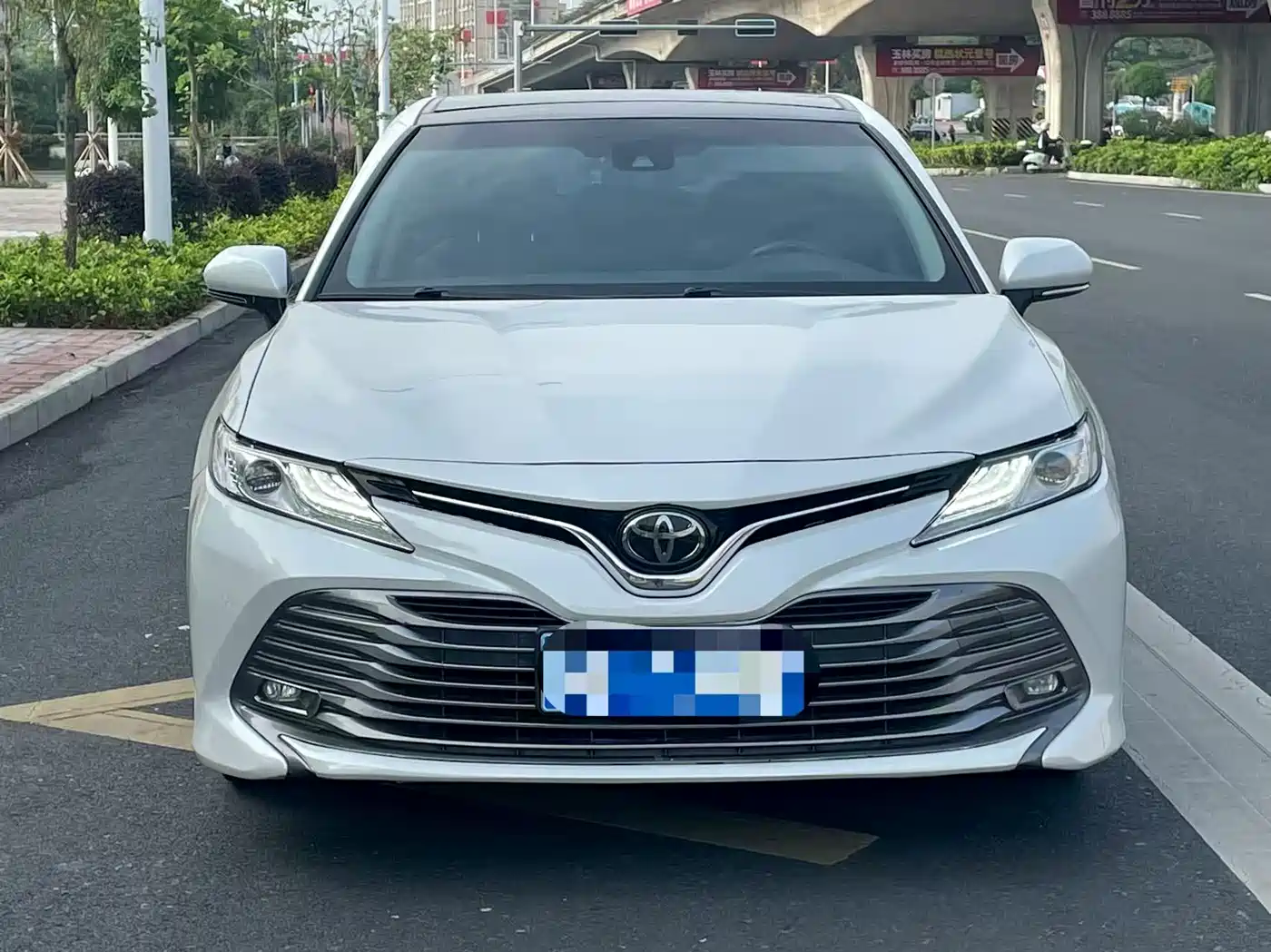 Toyota Camry 2018 2.5G Luxury Edition фото 2