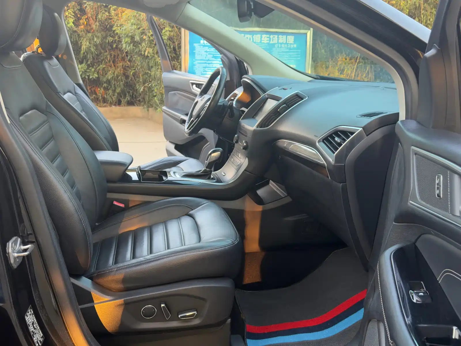 Фото 21 - Ford Edge