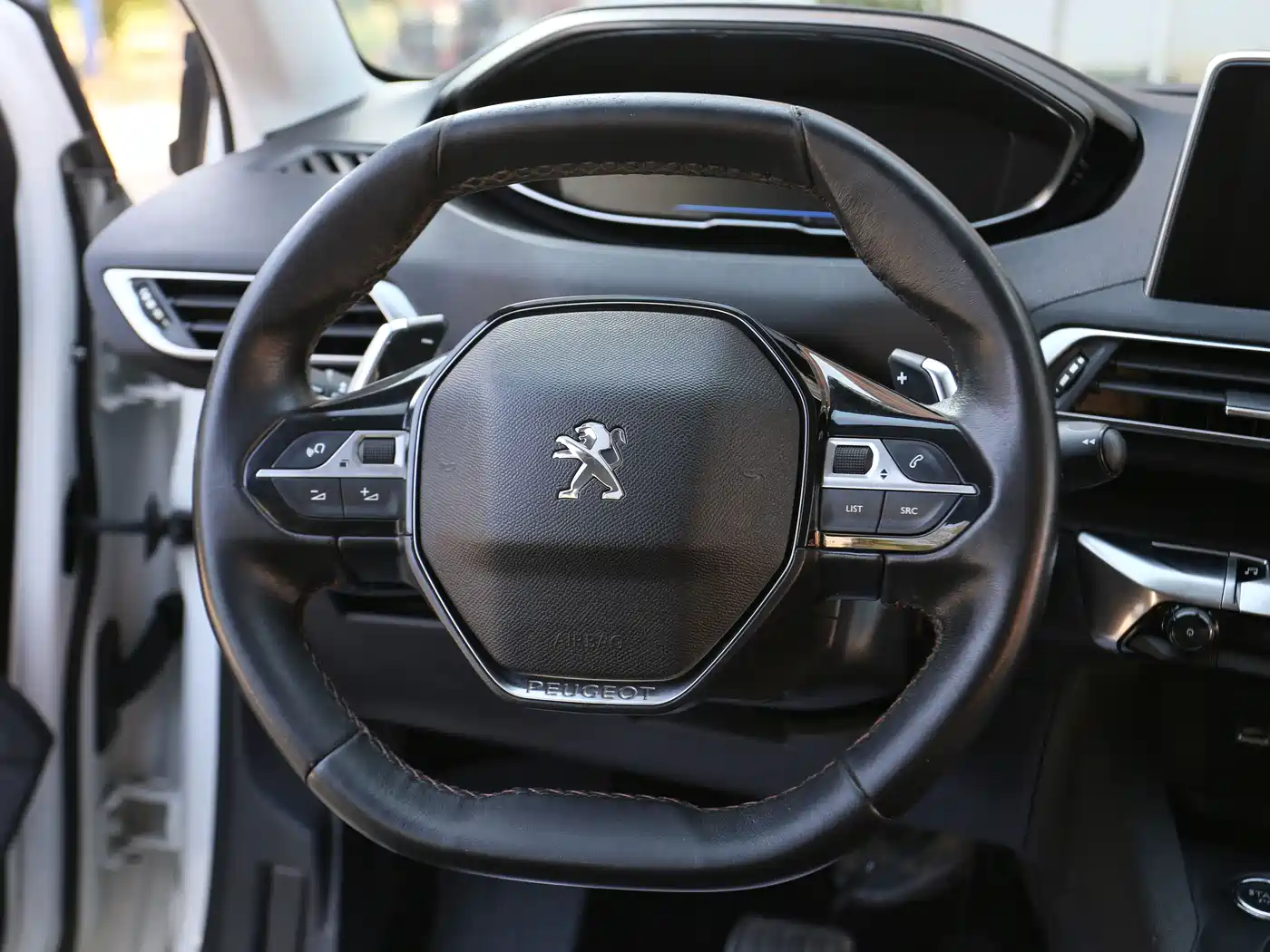 Peugeot 5008 2017 350THP 7-seat Elite Edition фото 10