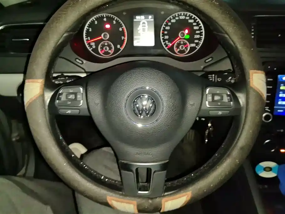 Volkswagen Sagitar 2014 1.4TSI Automatic Luxury фото 15