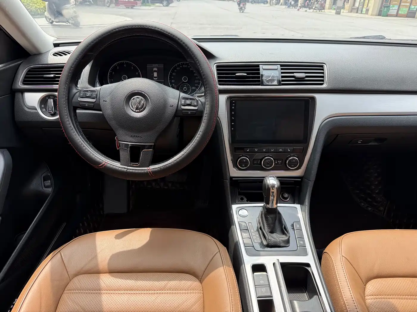 Volkswagen Passat 2015 1.8TSI DSG Prestige Edition фото 6
