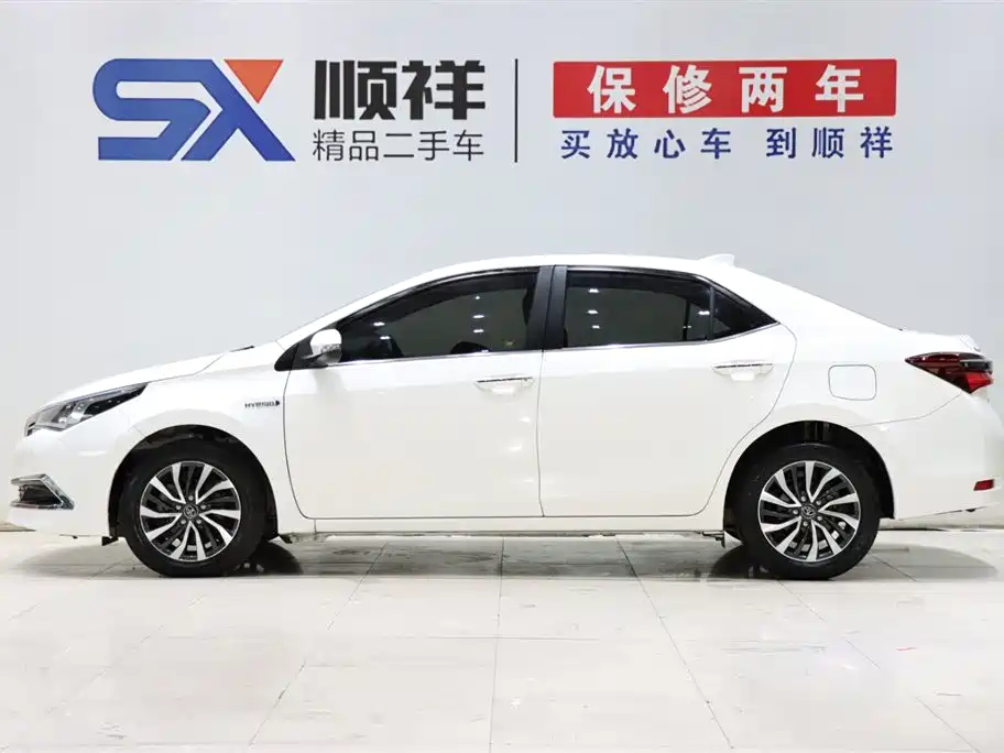 Toyota Corolla 2017 Facelift Hybrid 1.8L E-CVT Leading Edition фото 6