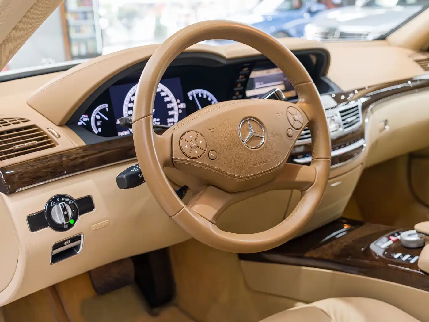 Mercedes-Benz S-Class 2012 S 300 L Premium Grand Edition фото 3