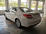 Фото 5 - Geely Vision