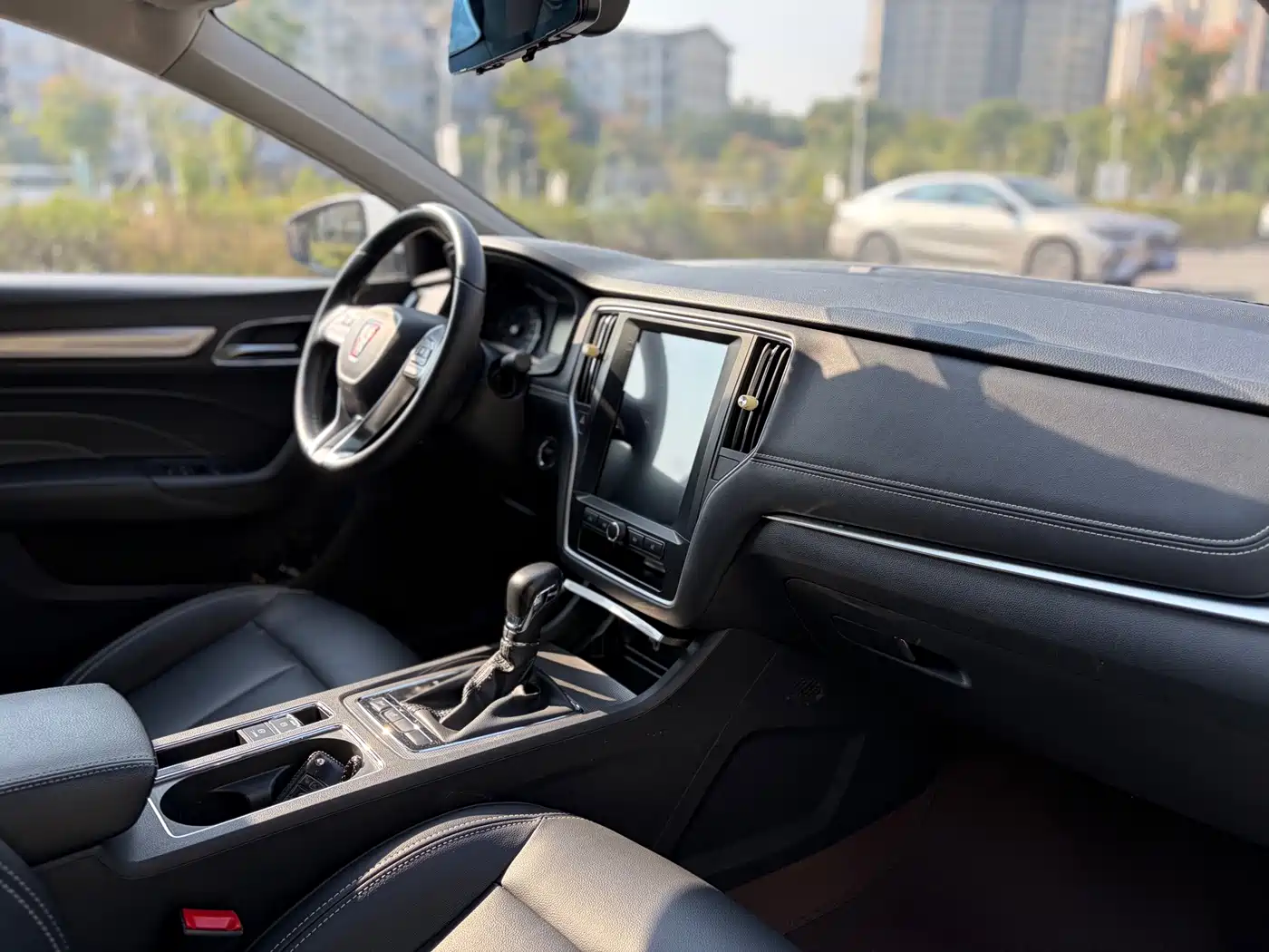 Roewe i6 2018 2018 20T Automatic Internet ZhiXiang Edition