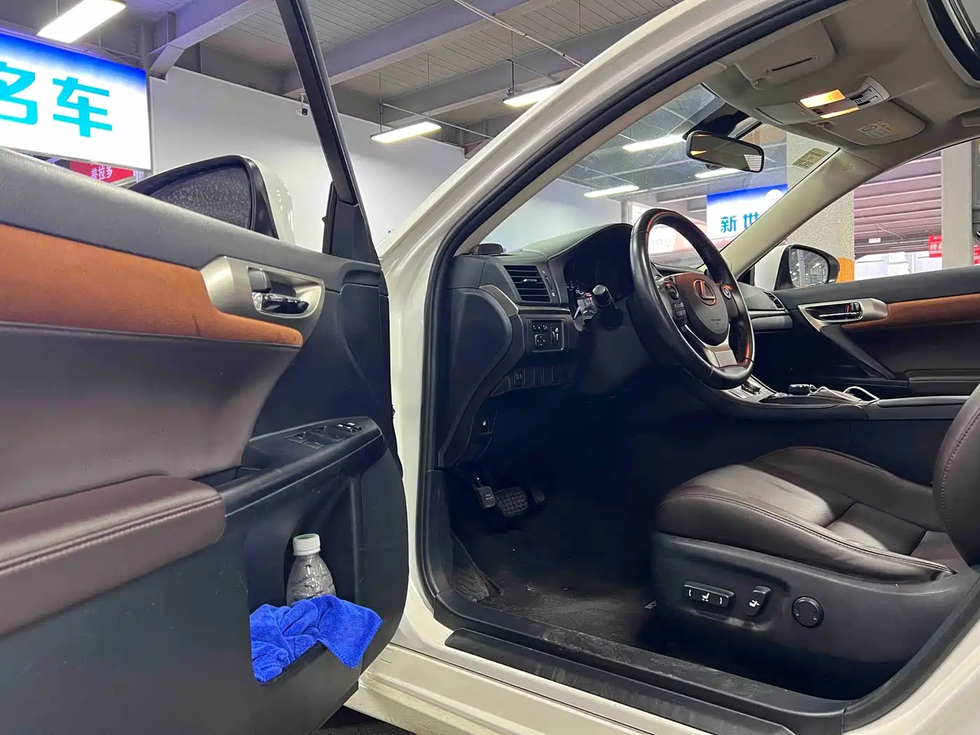Lexus CT 2017 CT200h Comfort (Single Color, China V) фото 4