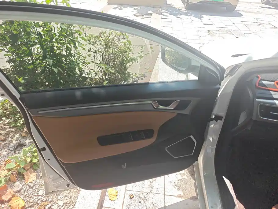 Geely Emgrand GL 2020 2020 1.4T CVT Asian Games Edition