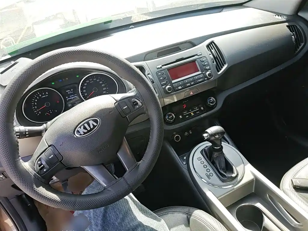 Kia Sportage 2016 2.0L Automatic 2WD DLX фото 10