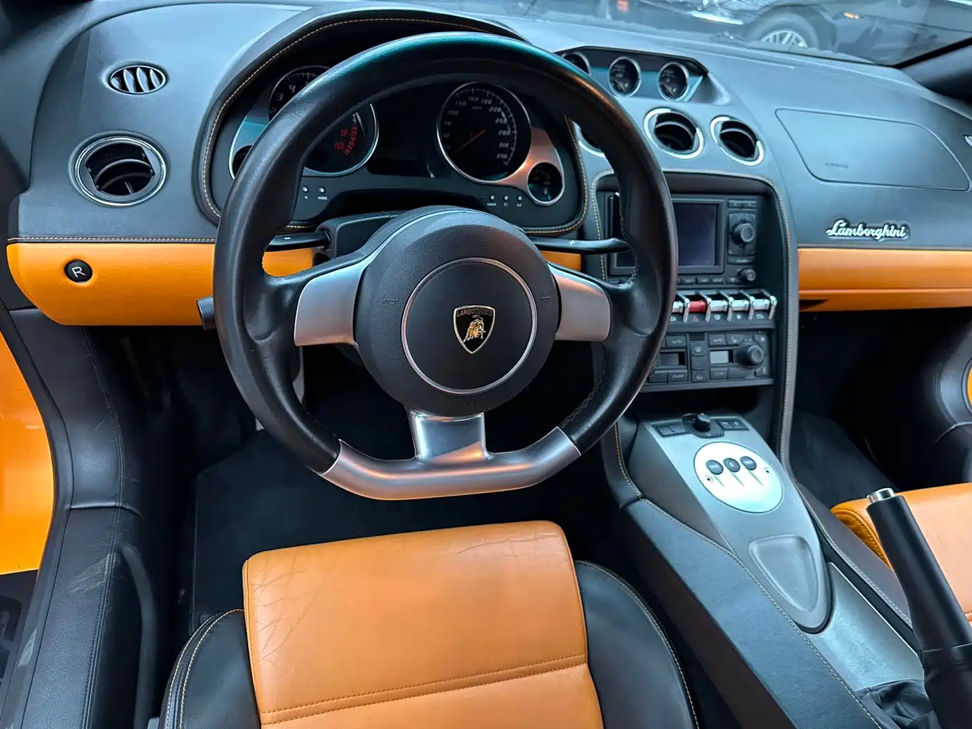 Lamborghini Gallardo 2011 Lamborghini Gallardo LP 560-4 Bicolore фото 21