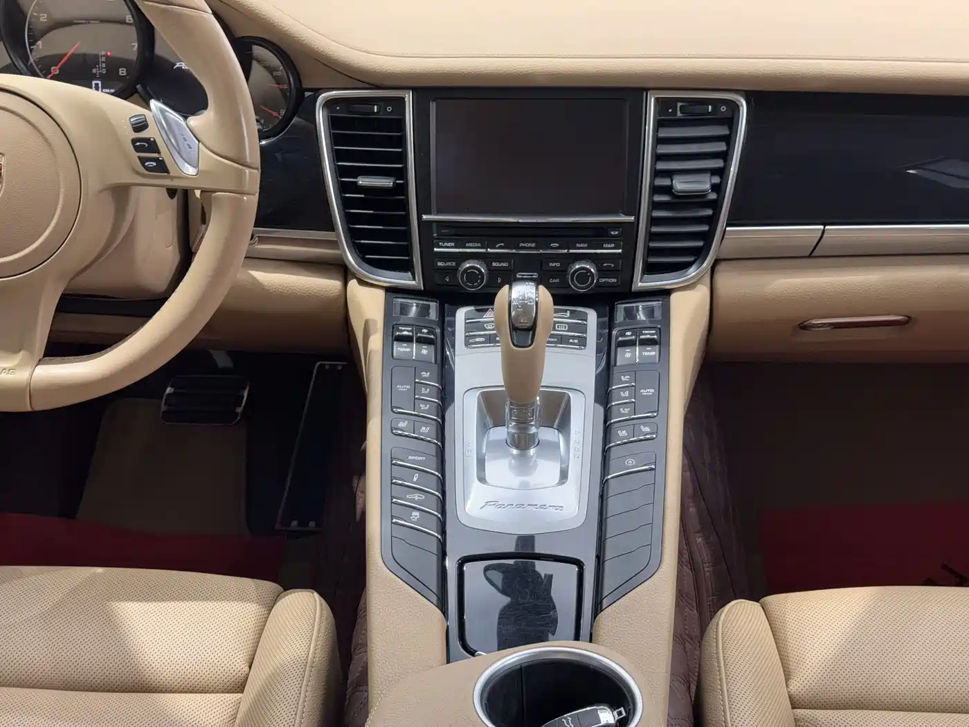 Porsche Panamera 2014 Panamera 3.0T фото 19