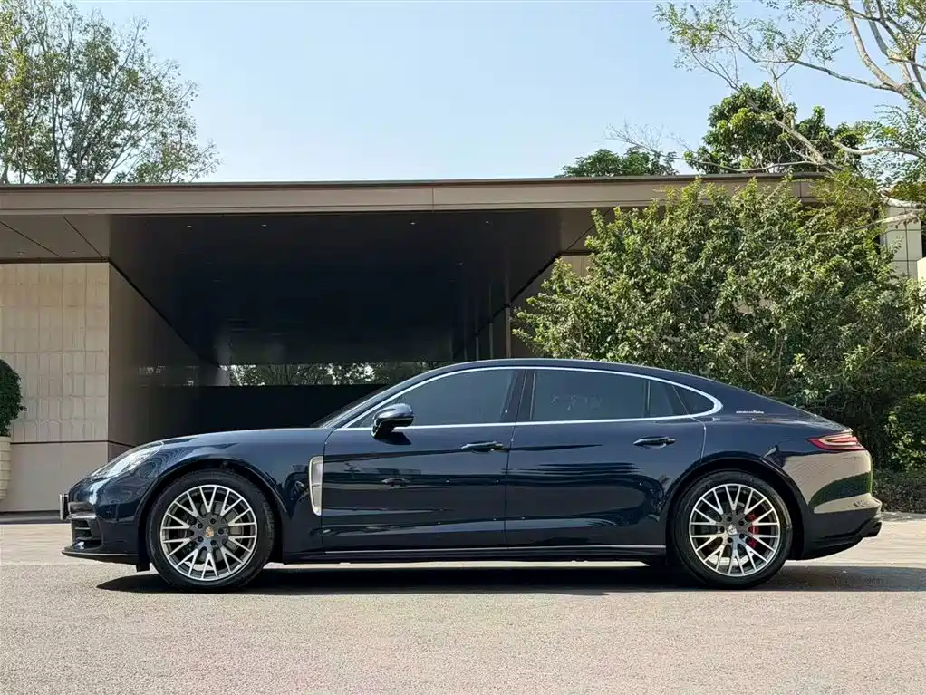 Porsche Panamera 2019 Panamera 4 Executive Long Wheelbase 2.9T фото 8