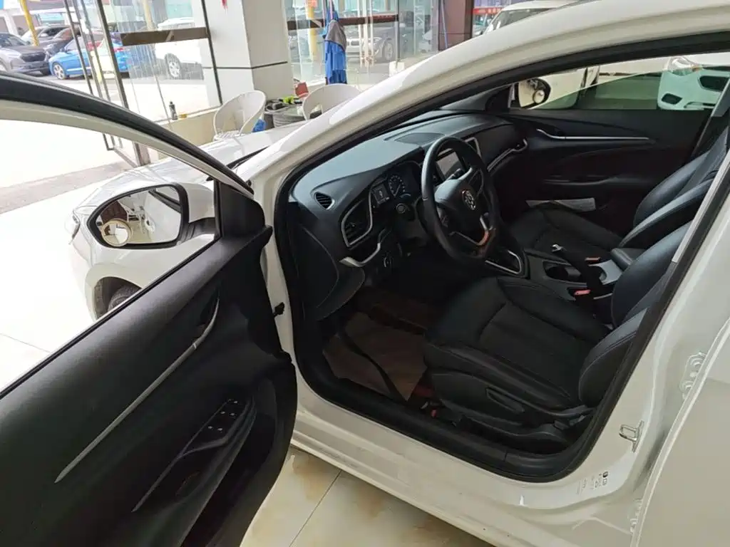 Фото 16 - Buick Excelle
