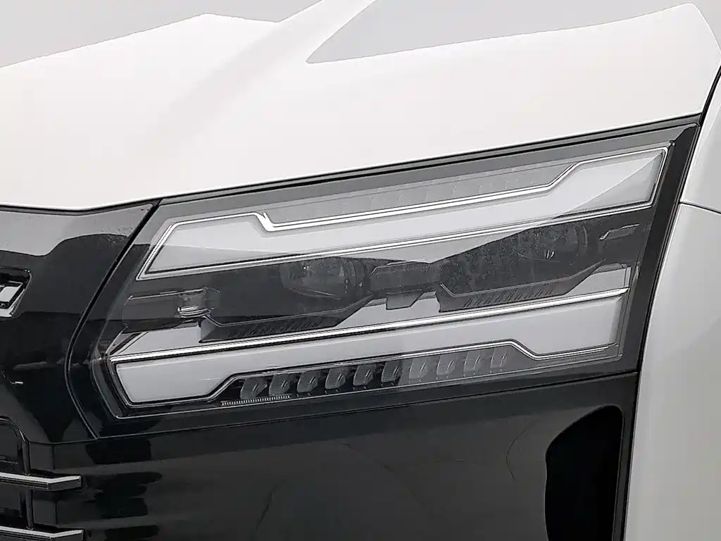 Wuling Motors Starlight 560 NEV 2025 2025 Model Plug-in Hybrid Version 5-seater