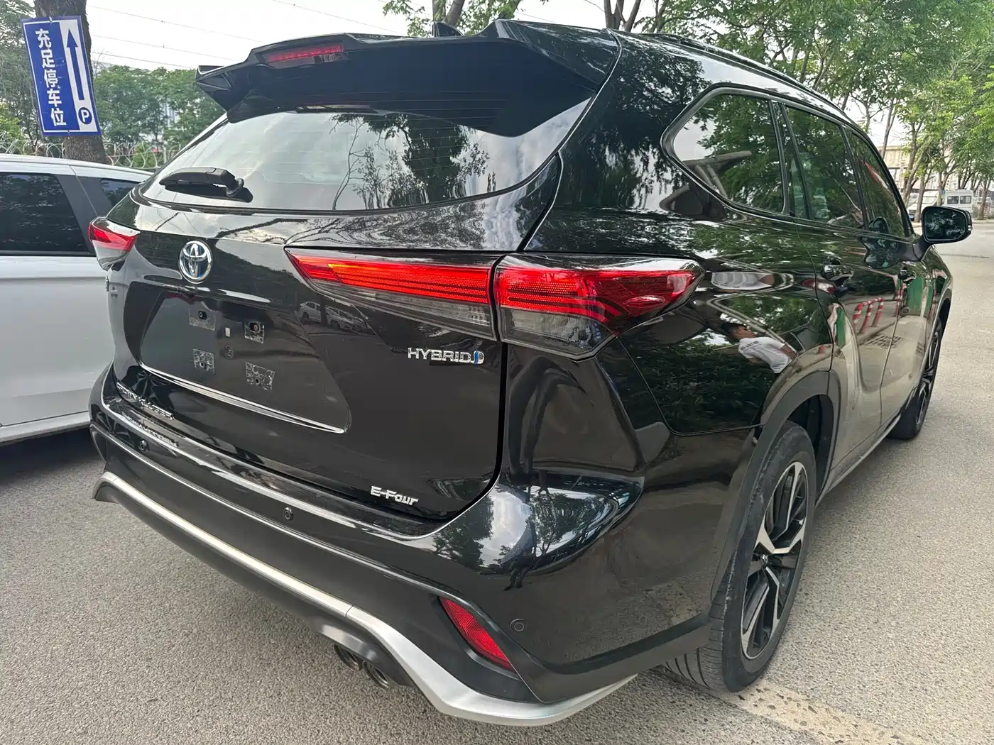 Toyota Crown Kluger 2021 2.5L HEV 4WD Luxury фото 11
