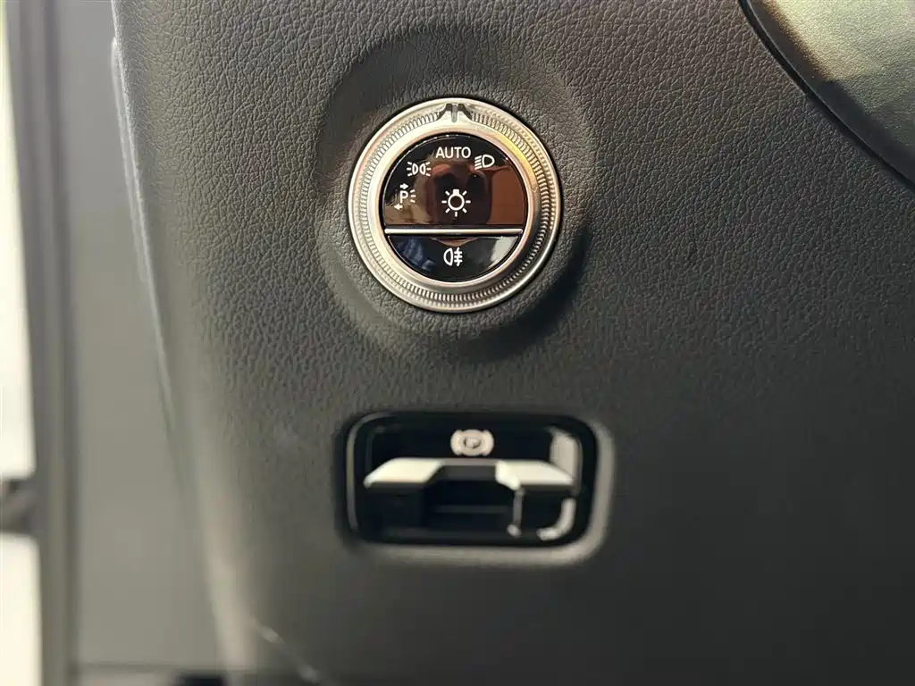 Mercedes-Benz C-Class 2024 Facelift C 260 L Sport фото 22