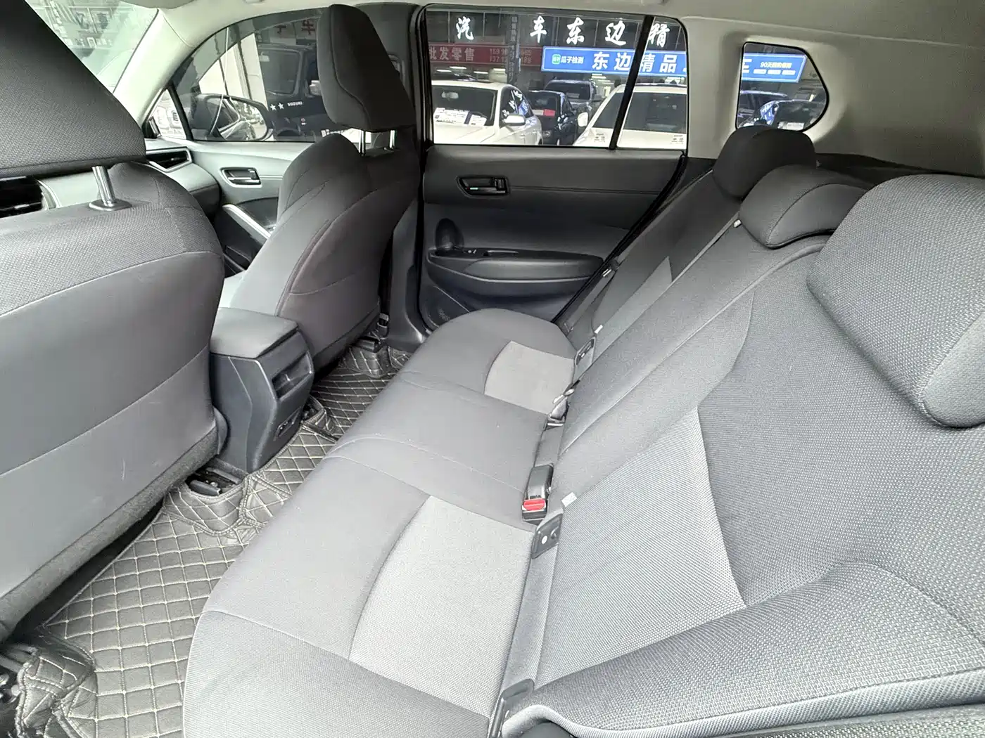 Toyota Frontlander 2023 2.0L CVT Elite Edition фото 15