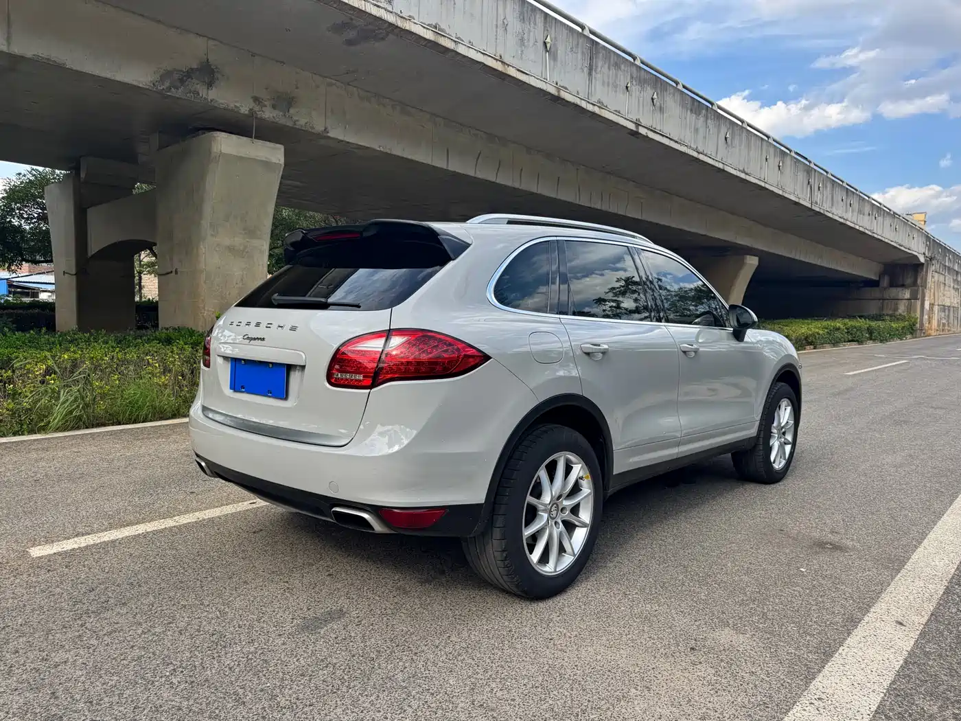 Porsche Cayenne 2011 Cayenne 3.0T фото 2