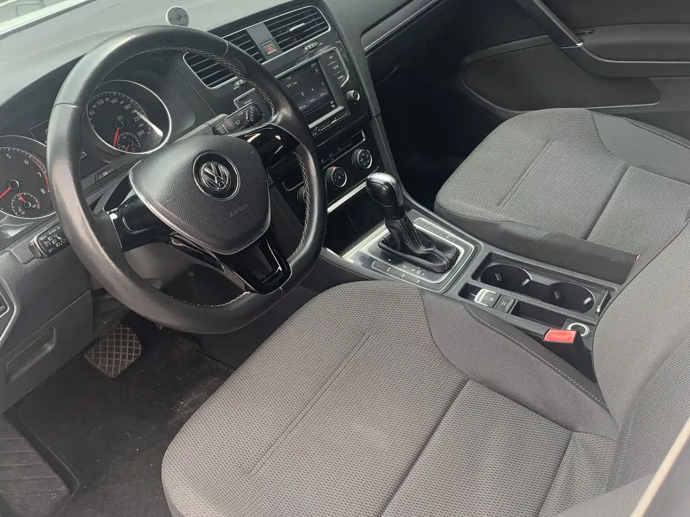 Volkswagen Golf 2016 230TSI Automatic Comfort фото 12