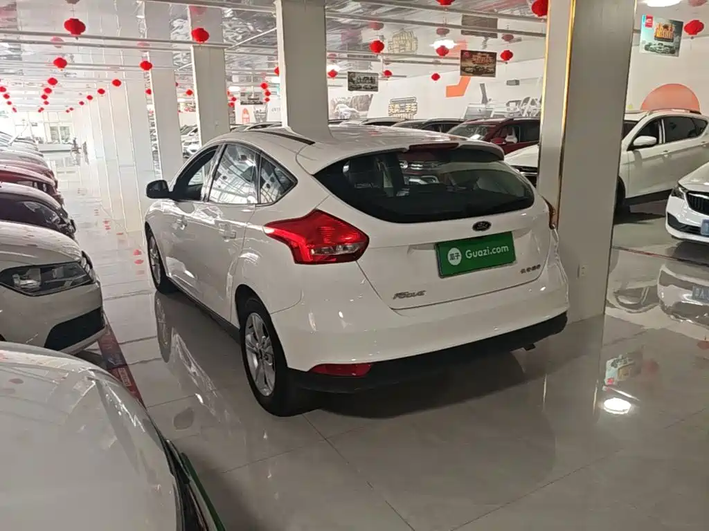 Фото 5 - Ford Focus