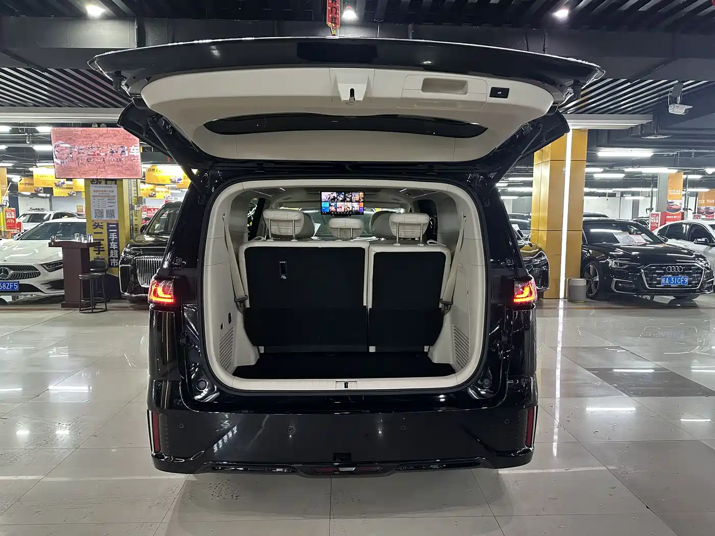 Voyah Auto Voyah Dreamer 2025 PHEV AWD Flagship Kunpeng Edition фото 12