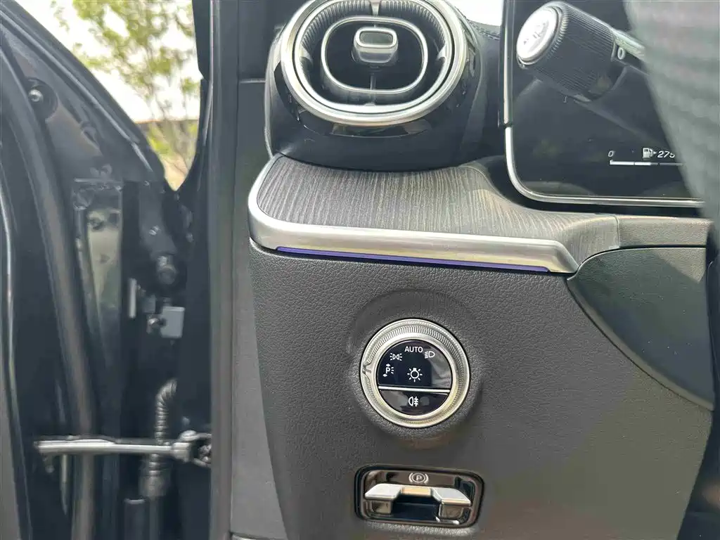 Mercedes-Benz C-Class 2024 C 260 L Night Edition Sport фото 16