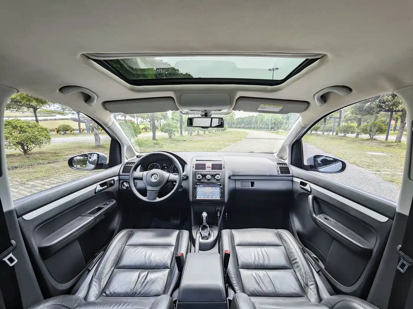 Volkswagen Touran 2015 1.4T DSG Comfort Edition 5-seater фото 21