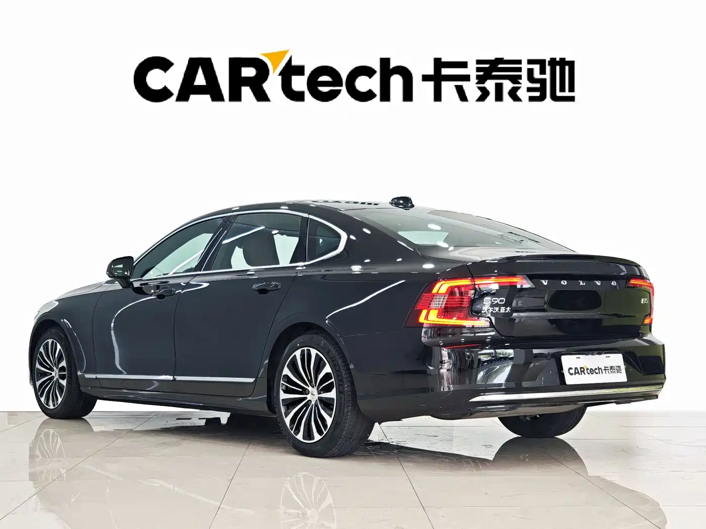 Volvo S90 2024 B5 Momentum Luxury Edition фото 6
