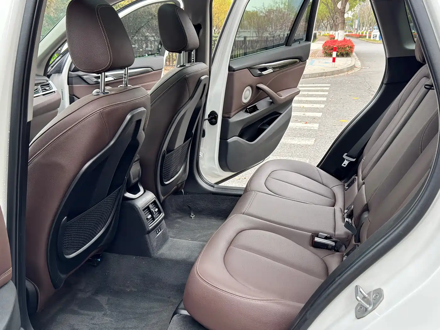 BMW X1 2022 sDrive25Li Leading фото 9