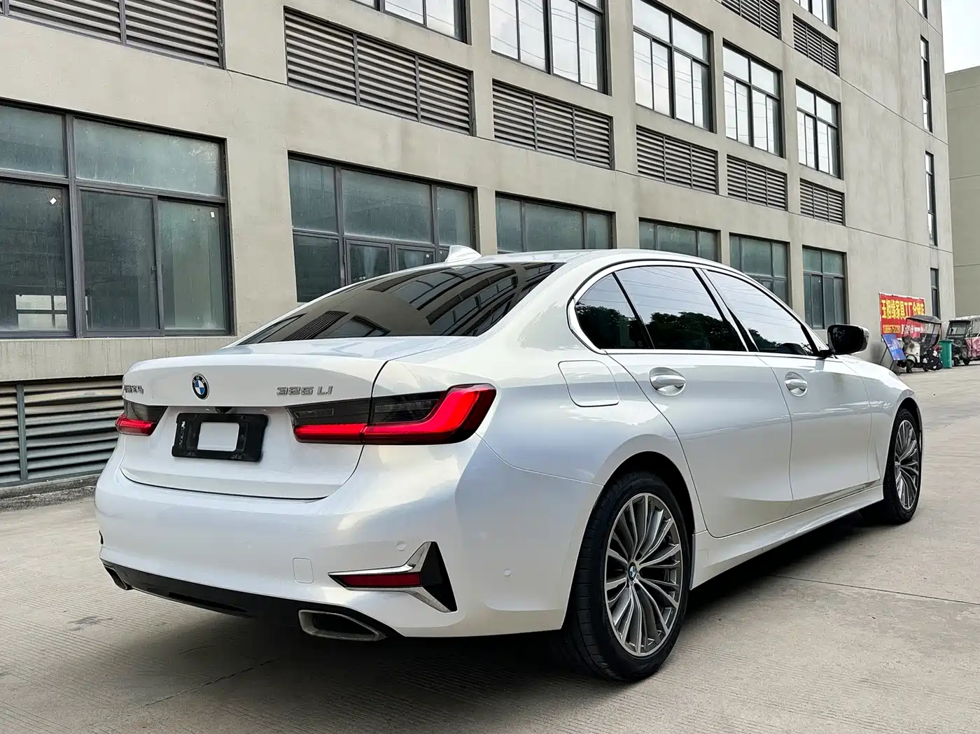 BMW 3 Series 2020 325Li Launch Edition фото 15