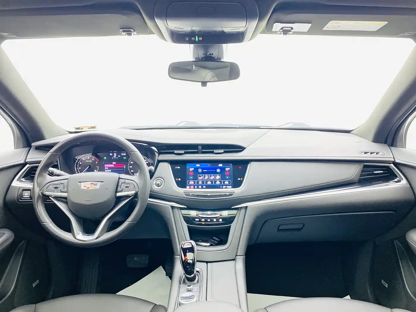 CADILLAC XT6