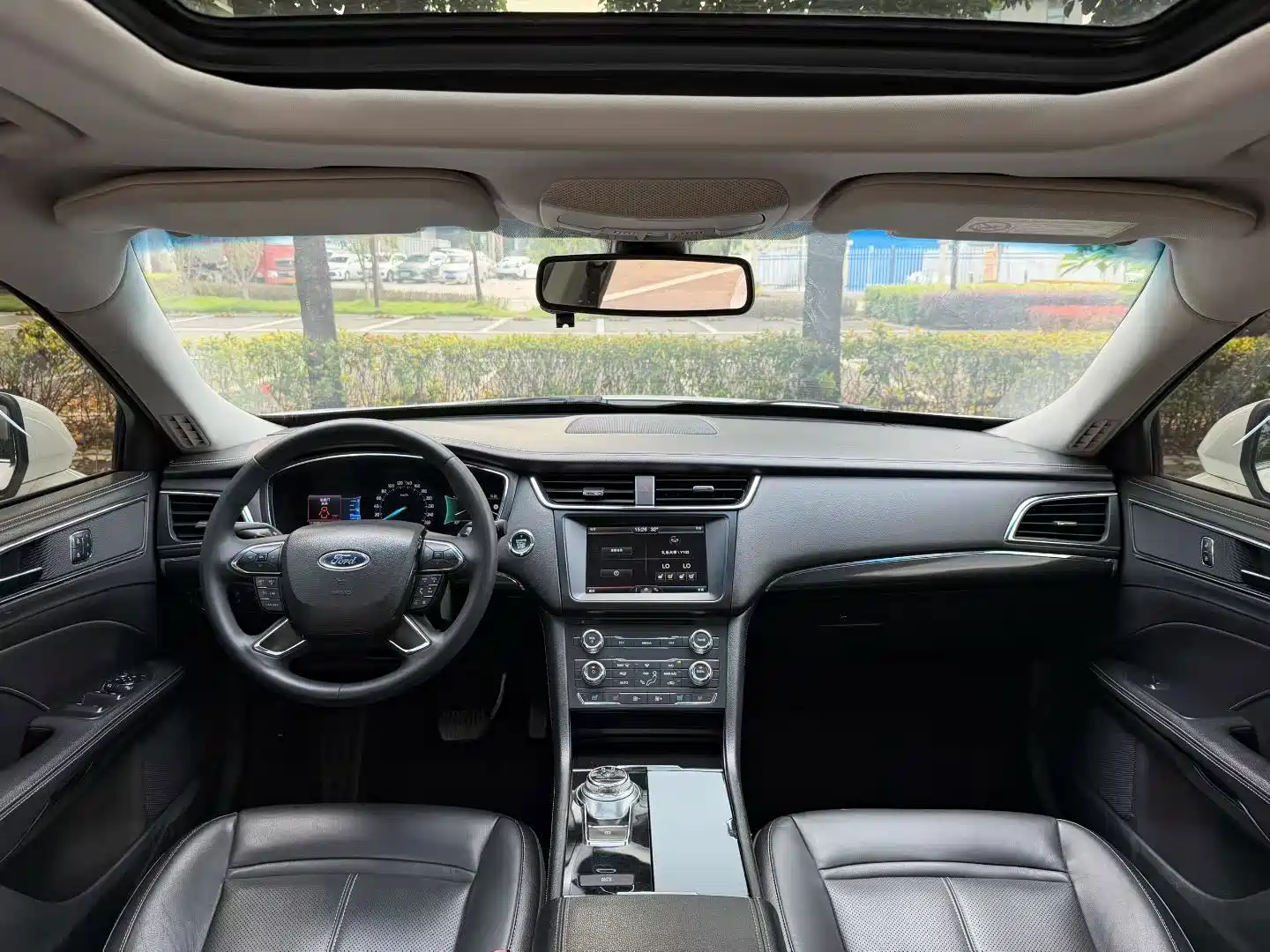 Фото 8 - Ford Taurus