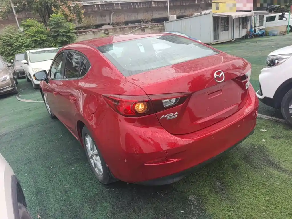 صورة 5 - Mazda Mazda 3