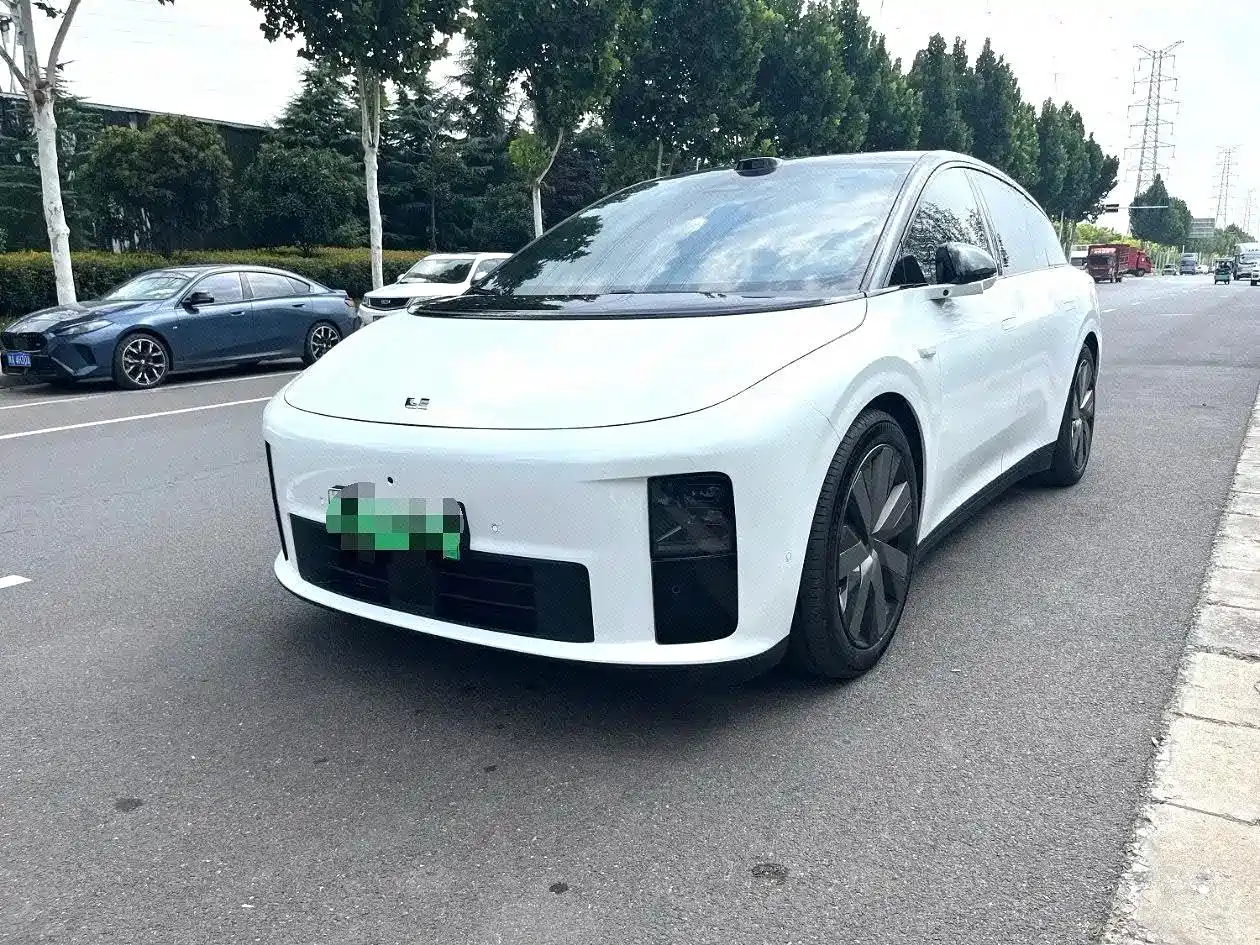 Фото 3 - Li Auto i6